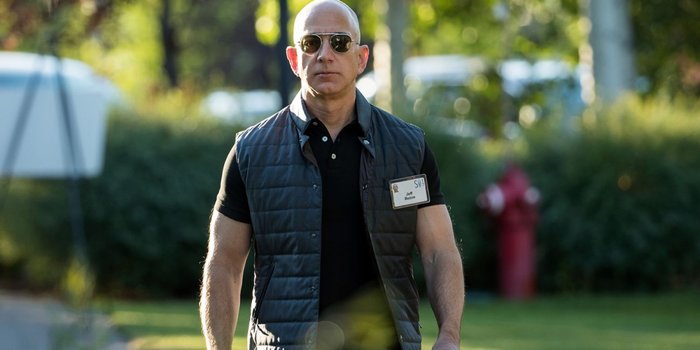 Philanthropist Amazon CEO Jeff Bezos Helps Homeless People